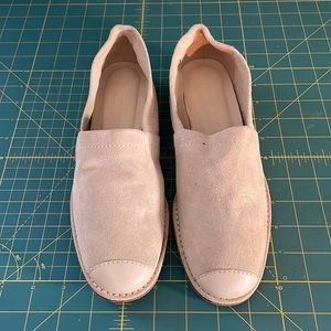 Donald J Pliner slip ons